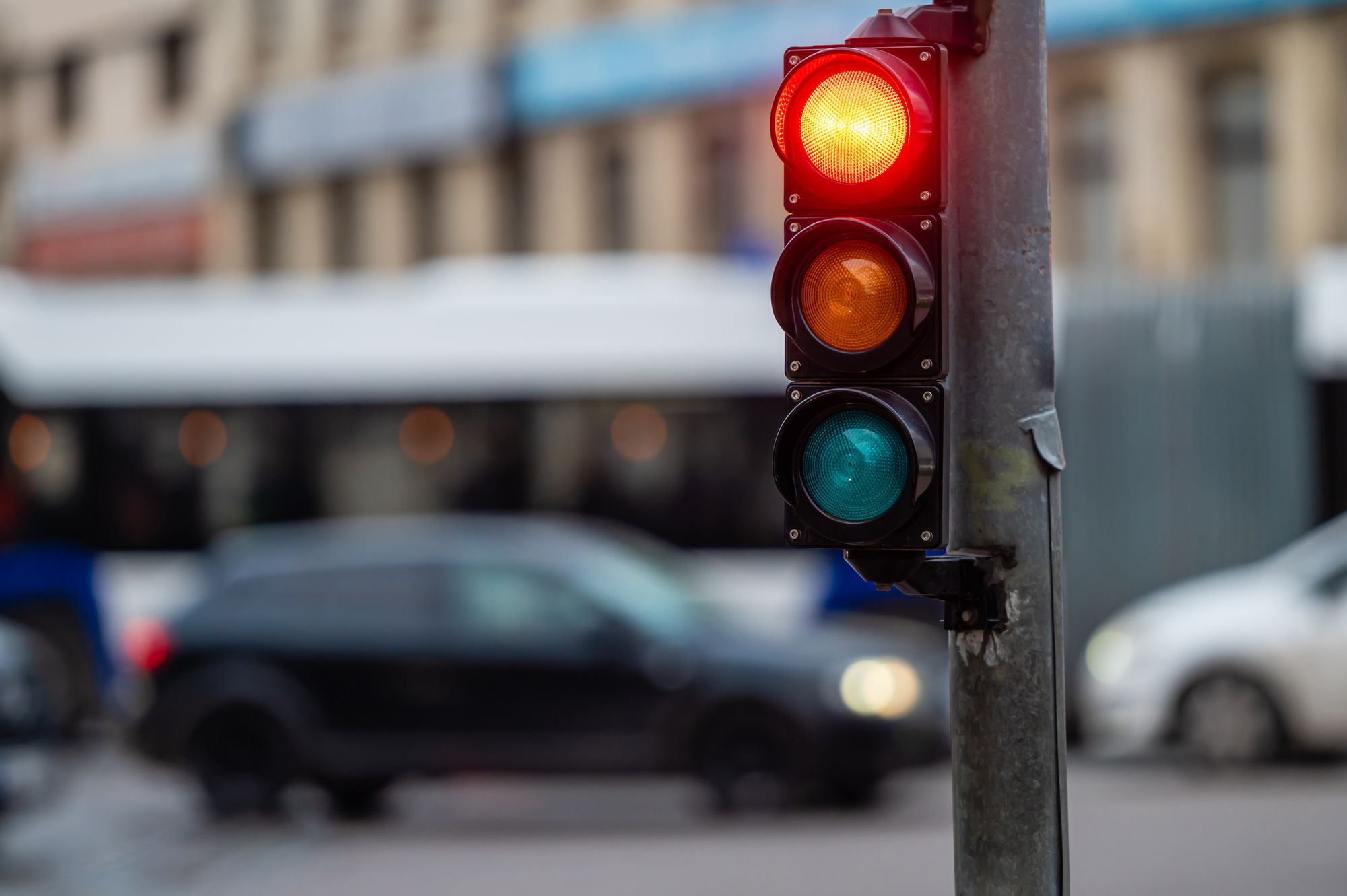 "Barbeiro ou piloto?": confira infrações no trânsito que motoristas cometem sem saber